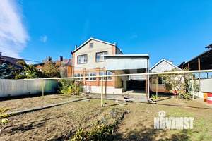 Дом 200м&sup2;, 2-этажный, участок 10 сот.  