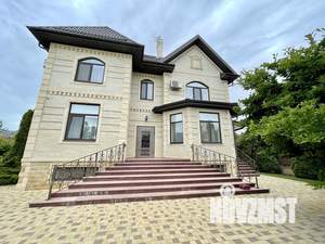 Дом 370м², 3-этажный, участок 8 сот.  