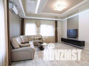 Дом 293м&sup2;, 2-этажный, участок 12 сот.  