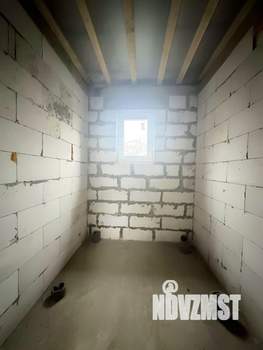 Дом 105м&sup2;, 2-этажный, участок 3 сот.  