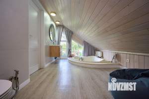 Дом 161м&sup2;, 2-этажный, участок 10 сот.  