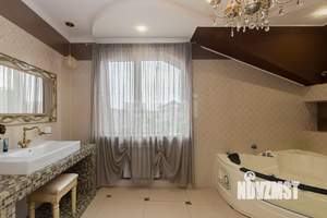 Дом 216м², 2-этажный, участок 10 сот.  