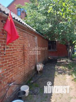 Дом 330м&sup2;, 3-этажный, участок 6 сот.  