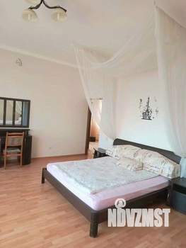 Дом 658м&sup2;, 2-этажный, участок 7 сот.  