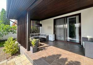 Дом 218м&sup2;, 2-этажный, участок 8 сот.  