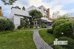 Дом 500м&sup2;, 2-этажный, участок 13 сот.  