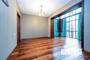 Дом 360м&sup2;, 2-этажный, участок 7 сот.  