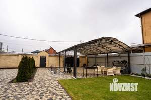 Дом 550м&sup2;, 3-этажный, участок 10 сот.  