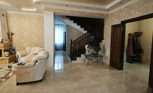 Дом 400м&sup2;, 2-этажный, участок 10 сот.  