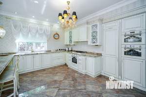 Дом 334м², 2-этажный, участок 10 сот.  
