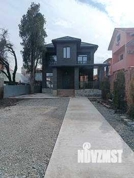 Дом 220м&sup2;, 3-этажный, участок 5 сот.  