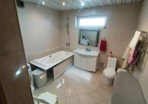 Дом 230м², 8-этажный, участок 4 сот.  