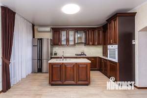 Дом 135м&sup2;, 2-этажный, участок 3 сот.  