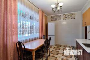 Дом 100м², 2-этажный, участок 2 сот.  