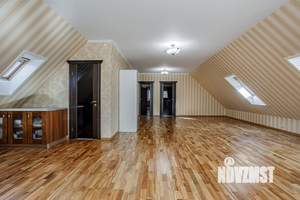 Дом 240м², 2-этажный, участок 3 сот.  