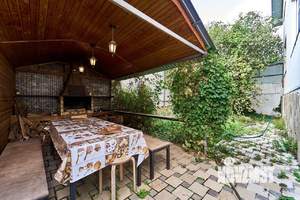 Дом 211м&sup2;, 3-этажный, участок 3 сот.  