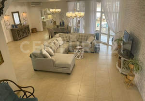 Дом 400м², 2-этажный, участок 8 сот.  