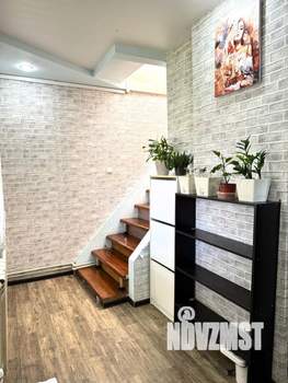 Дом 60м&sup2;, 2-этажный, участок 6 сот.  