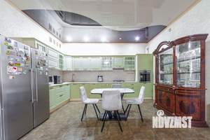 Дом 190м&sup2;, 2-этажный, участок 6 сот.  