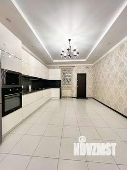 Дом 185м&sup2;, 2-этажный, участок 6 сот.  