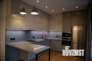 Дом 220м², 2-этажный, участок 7 сот.  