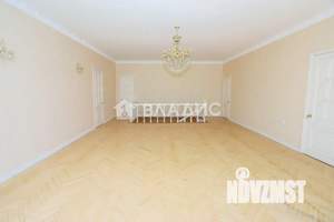 Дом 500м², 2-этажный, участок 9 сот.  