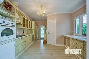 Дом 161м&sup2;, 2-этажный, участок 10 сот.  