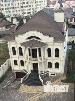 Дом 600м&sup2;, 3-этажный, участок 8 сот.  