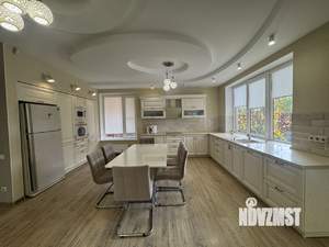 Дом 296м&sup2;, 2-этажный, участок 7 сот.  