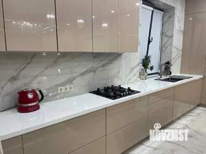 Дом 303м&sup2;, 2-этажный, участок 6 сот.  