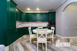 Дом 130м&sup2;, 2-этажный, участок 2 сот.  