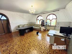 Дом 560м², 3-этажный, участок 14 сот.  