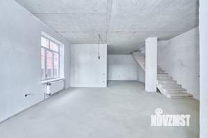 Таунхаус 148м&sup2;, 3-этажный, участок 12 сот.  