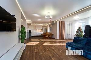 Дом 252м&sup2;, 2-этажный, участок 8 сот.  