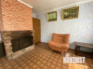 Дом 40м&sup2;, 2-этажный, участок 4 сот.  