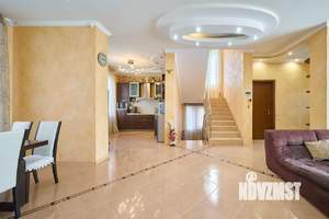 Дом 261м², 2-этажный, участок 5 сот.  