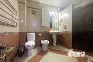 Дом 180м&sup2;, 2-этажный, участок 5 сот.  