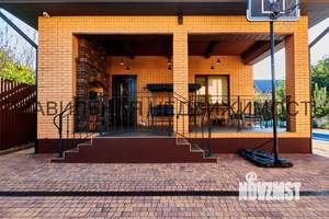 Дом 313м&sup2;, 2-этажный, участок 8 сот.  