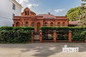Коттедж 500м², 2-этажный, участок 10 сот.  