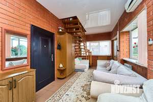 Дом 136м&sup2;, 2-этажный, участок 6 сот.  