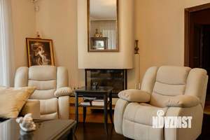 Коттедж 300м², 3-этажный, участок 10 сот.  