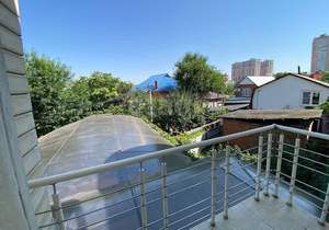 Дом 227м&sup2;, 3-этажный, участок 4 сот.  