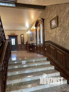 Дом 500м&sup2;, 3-этажный, участок 16 сот.  