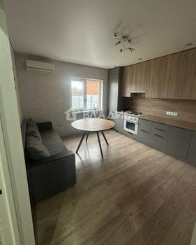 Дом 97м&sup2;, 2-этажный, участок 3 сот.  