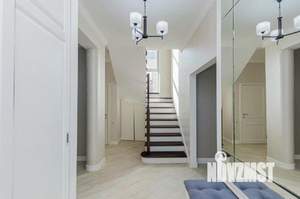 Дом 180м&sup2;, 2-этажный, участок 4 сот.  