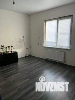 Дом 111м&sup2;, 2-этажный, участок 4 сот.  