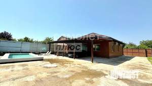 Дом 137м², 1-этажный, участок 6 сот.  