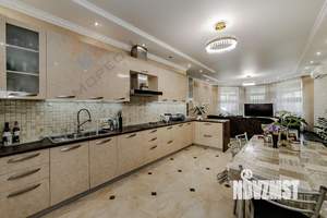 Дом 240м², 2-этажный, участок 13 сот.  