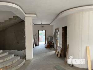 Дом 330м&sup2;, 3-этажный, участок 5 сот.  