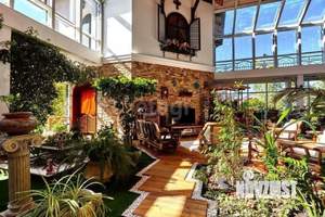 Дом 892м², 2-этажный, участок 19 сот.  